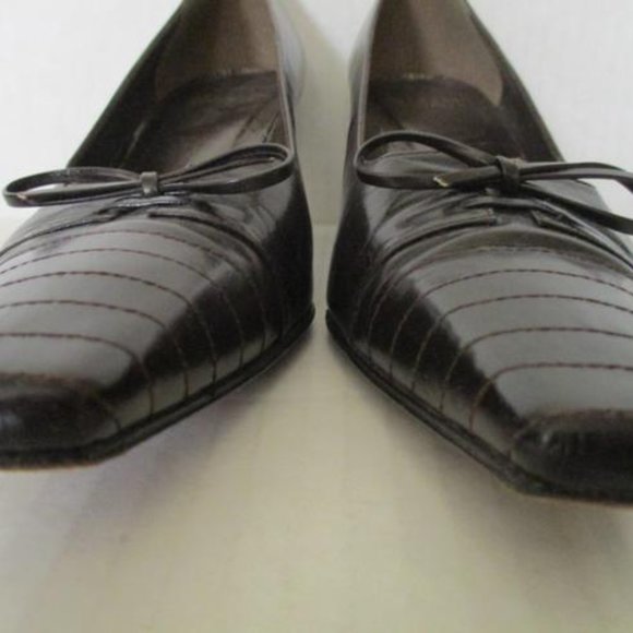 **Stuart Weitzman Brown Toe Bow Tie Pumps - Picture 3 of 7